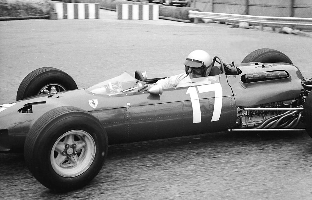 Ferrari 1512 F1, şirketin V8 motordan Flat V12'ye geçişini temsil ediyor.