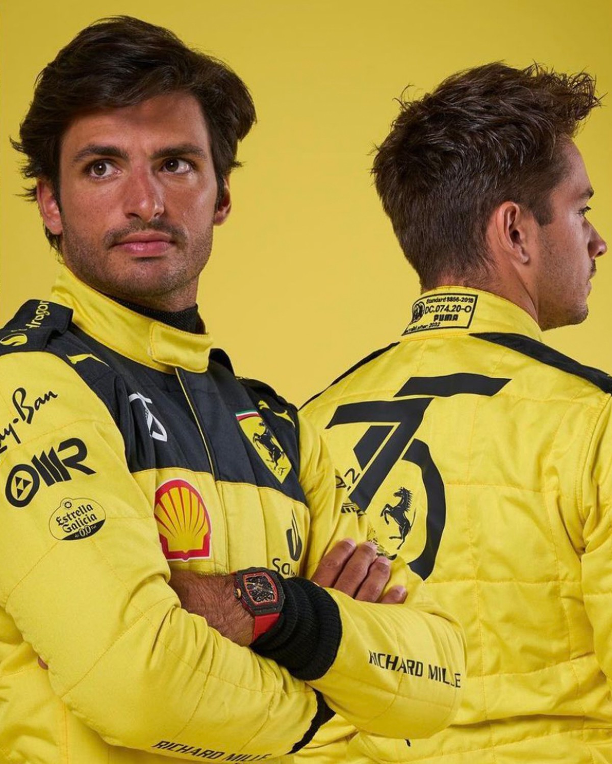 2022 İtalya Grand Prix için Ferrari'nin kullandığı Modena sarısı yarış tulumları