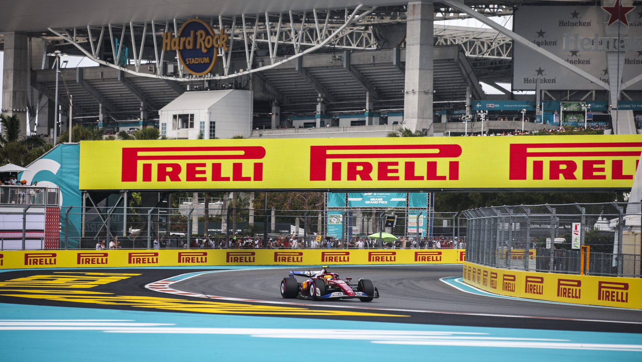 Lewis Hamilton Miami GP sıralama turları pistte